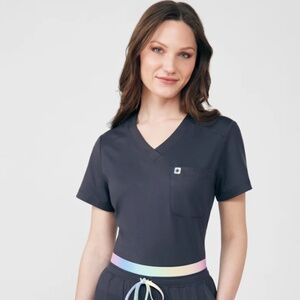 Cozy Bliss 2-Pocket V-Neck Tuck-In Scrub Top